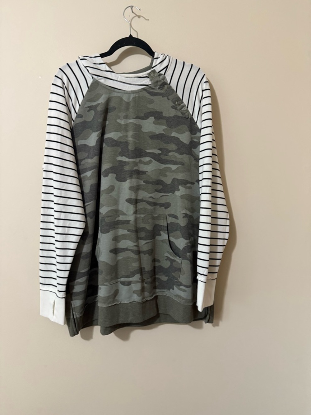 Maurices Women’s Olive Camo Pullover with White Stripe Raglan Sleeves. PTP 26.